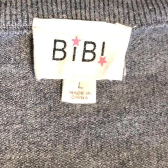 Grey Pullover Sweater with Fringe Trimmed Sleeves - Picture 5 of 6